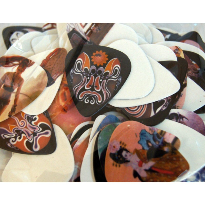 AP-100R1 Коробка медиаторов, толщина 0,46-0,81мм, рисунок с одной стороны, 100шт Alice