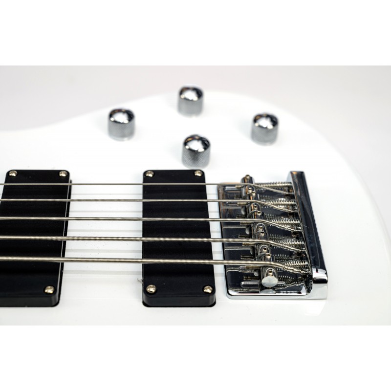 Bosstone BGP-5 WH+Bag Бас гитара электрическая